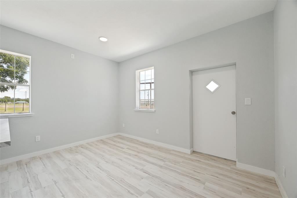 7186 State Highway 24 Property Photo 6