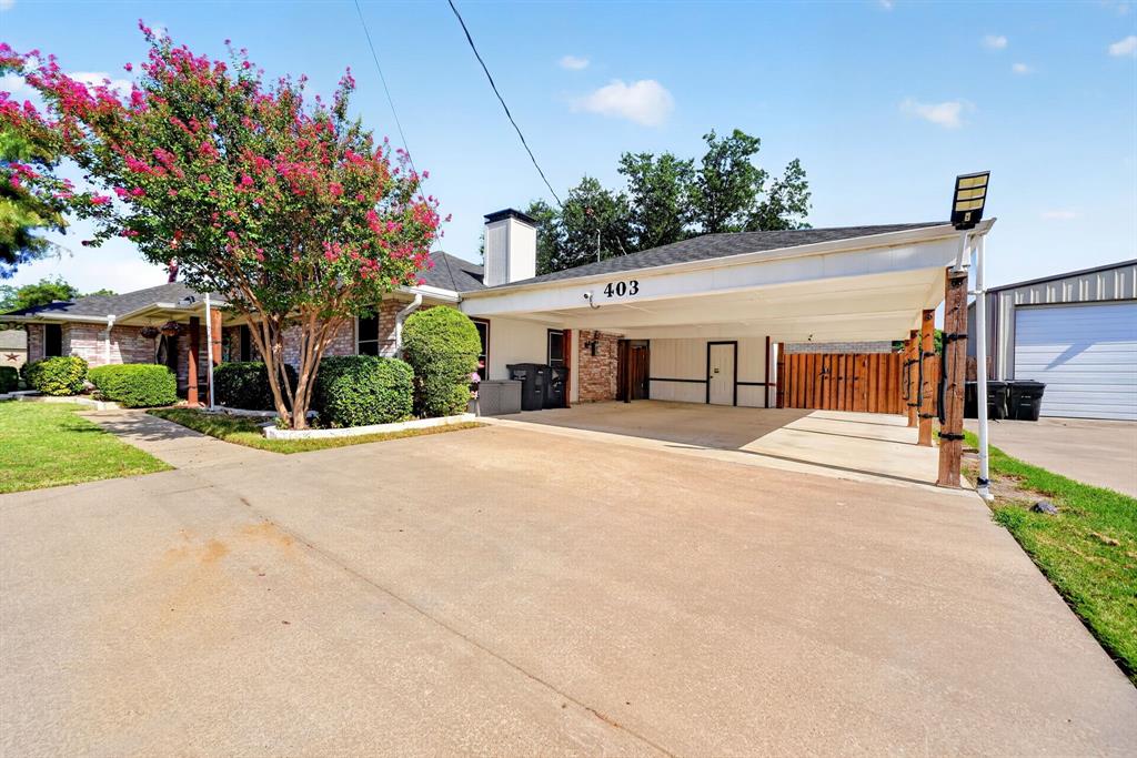 403 Sunset Drive Property Photo 6
