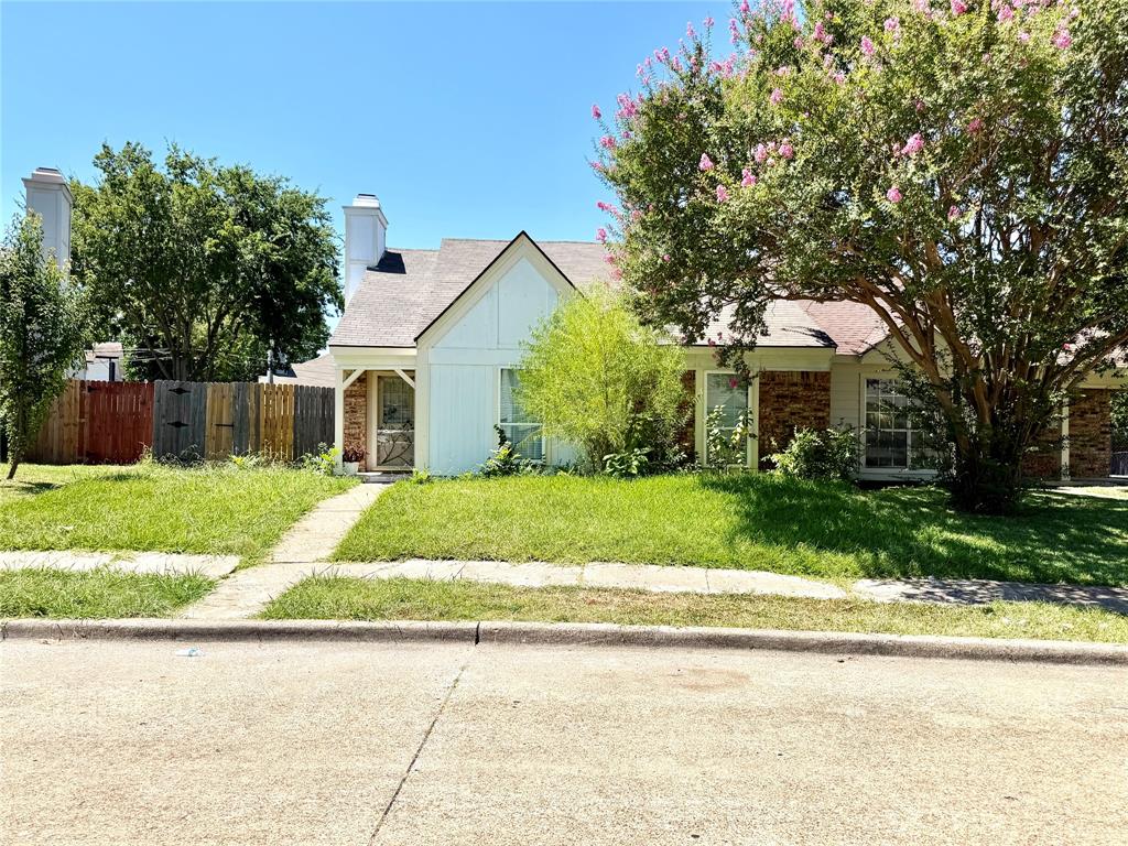 817 Colchester Drive Property Photo 1