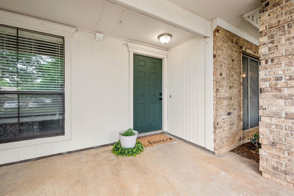2911 Post Oak Drive Property Photo 3
