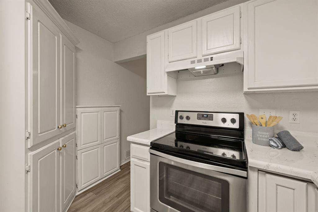 2911 Post Oak Drive Property Photo 11