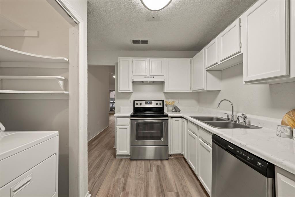 2911 Post Oak Drive Property Photo 12