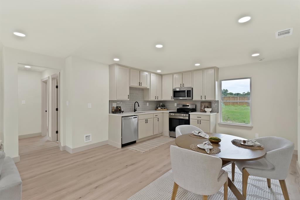 6729 Wallis Road Property Photo 1