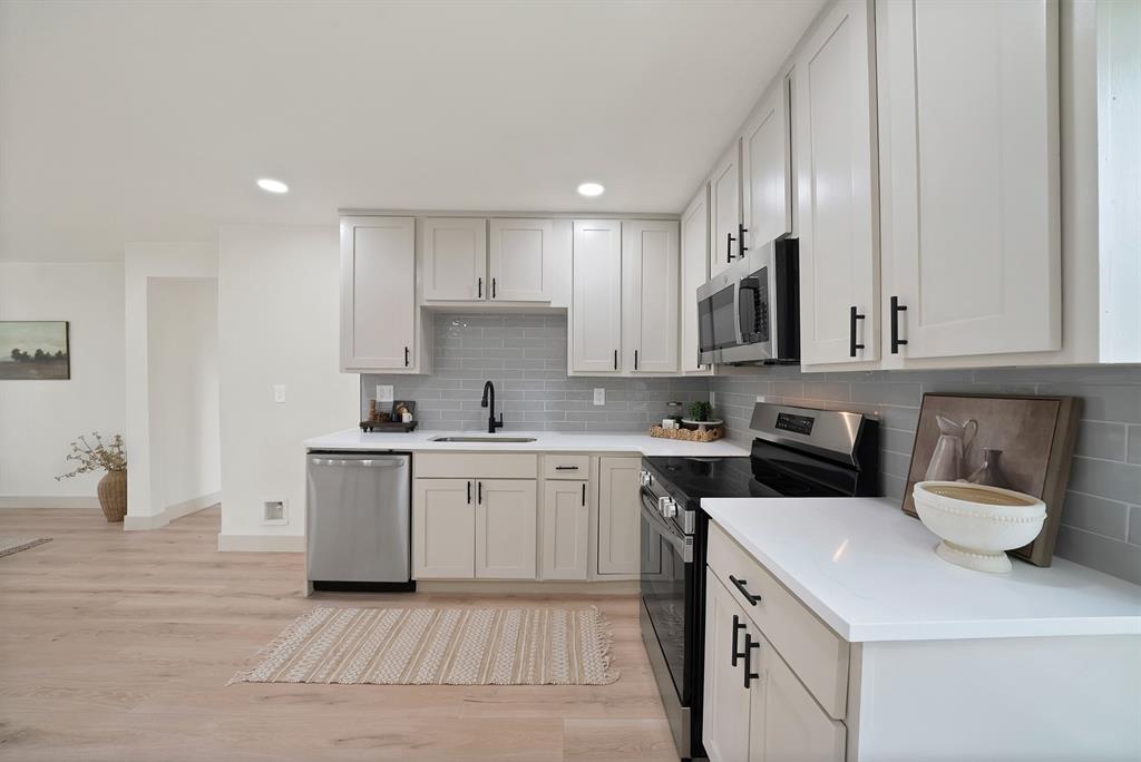 6729 Wallis Road Property Photo 14