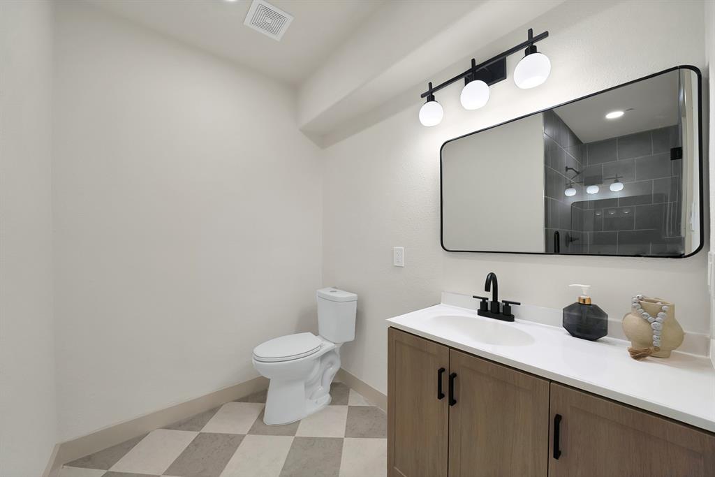 6729 Wallis Road Property Photo 20