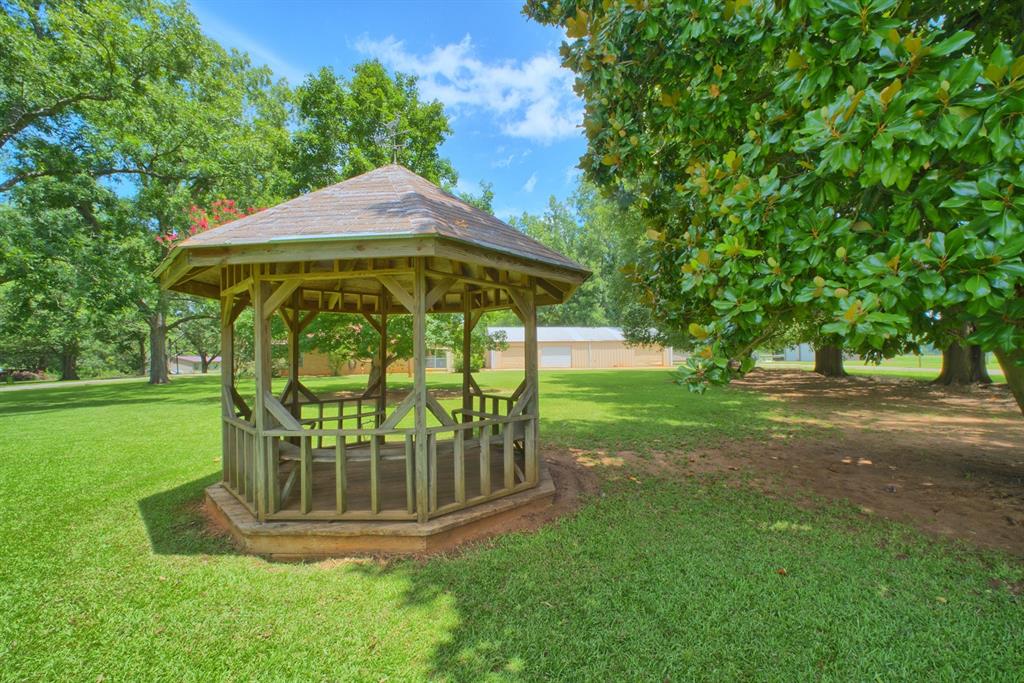 731 Pecan Estates Loop Property Photo 27