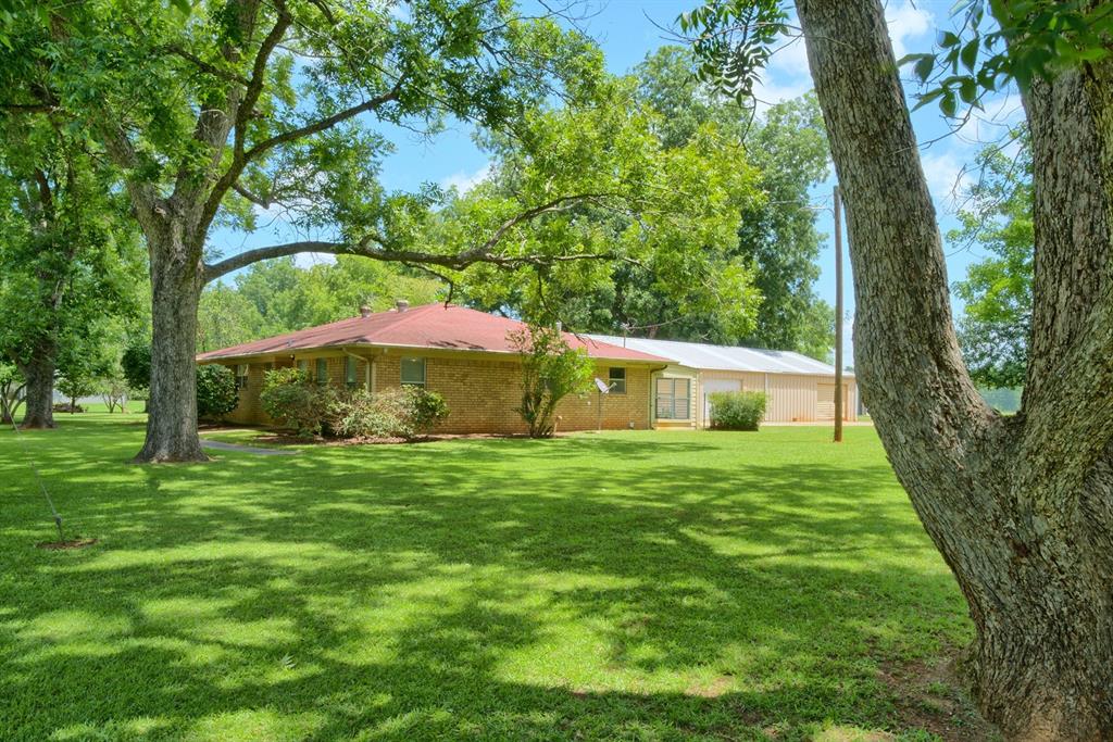 731 Pecan Estates Loop Property Photo 29