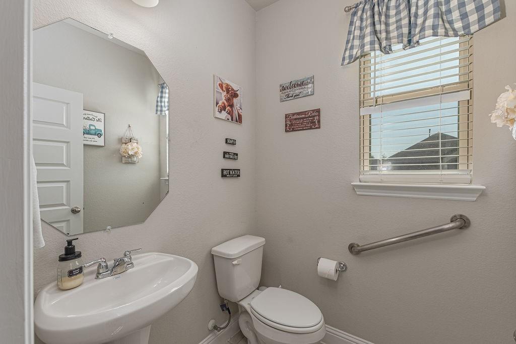 102 Highedge Drive Property Photo 5