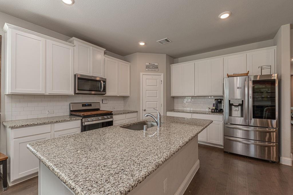 102 Highedge Drive Property Photo 8
