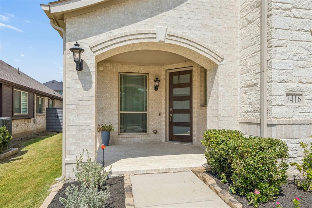 7416 Wispy Willow Lane Property Photo 2