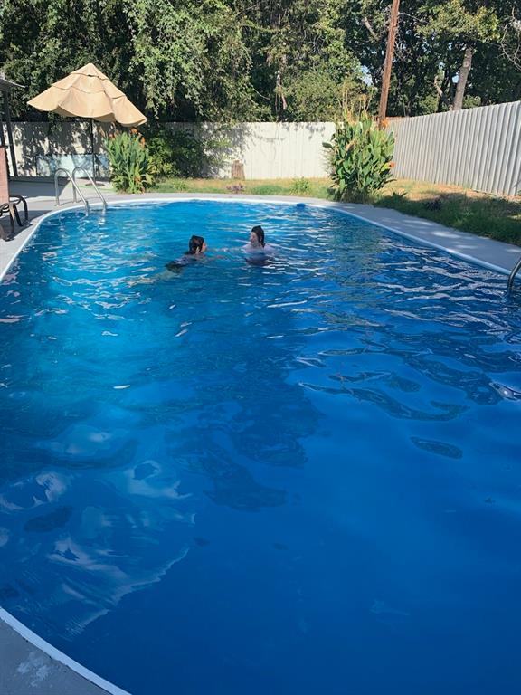 408 Windwood Court Property Photo 2
