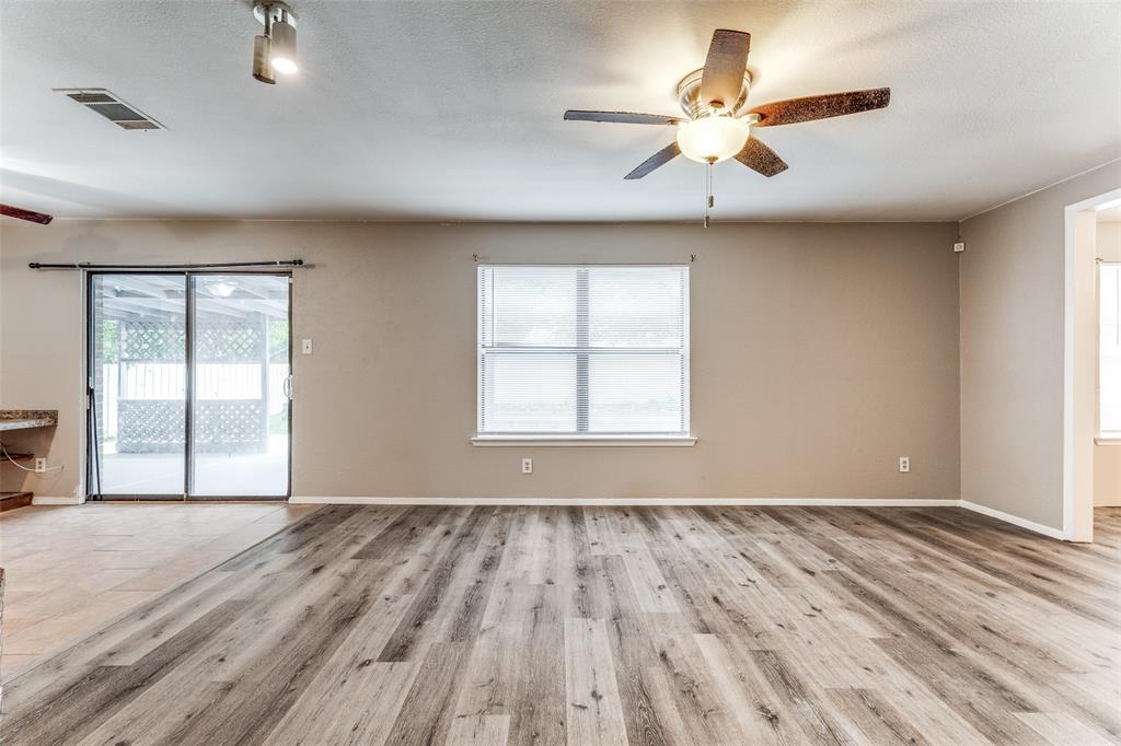 408 Windwood Court Property Photo 8