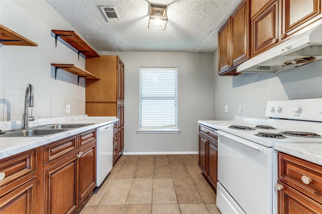 408 Windwood Court Property Photo 11