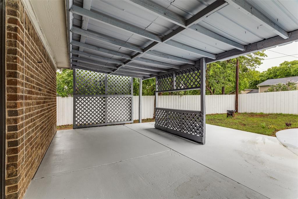 408 Windwood Court Property Photo 24