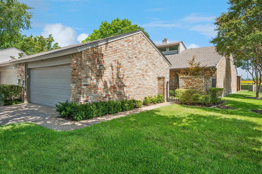 9629 Highland View Drive Property Photo 1