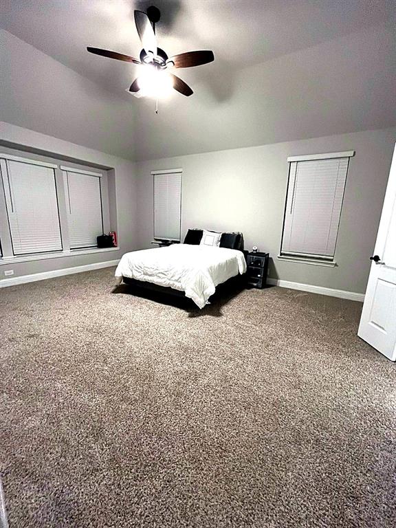 2909 Parkwood Circle Property Photo 6
