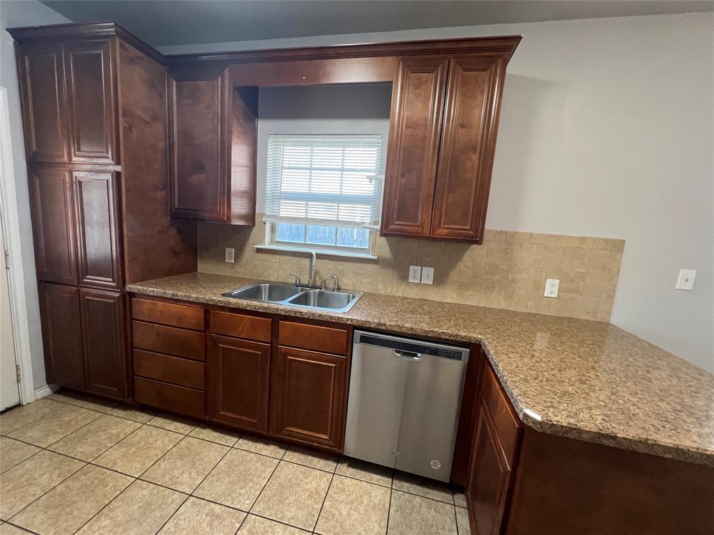 906 Parkplace Ridge Property Photo 17