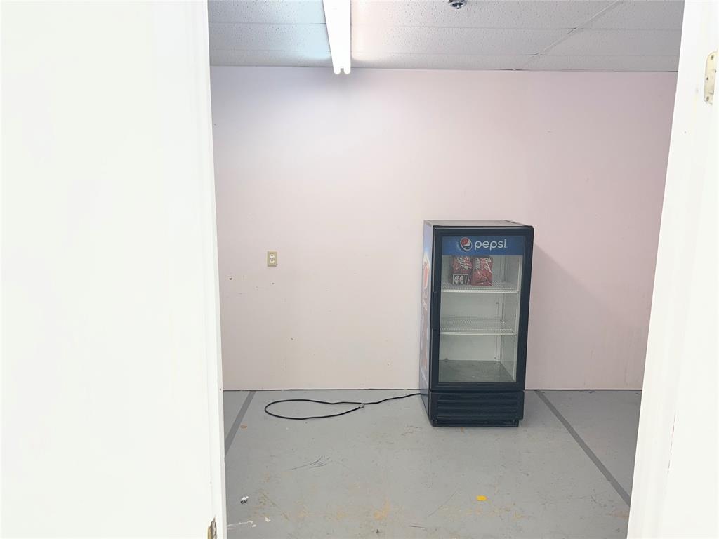 541 S Main Street Property Photo 7