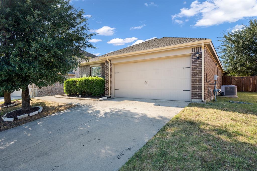 416 Andalusian Trail Property Photo 1