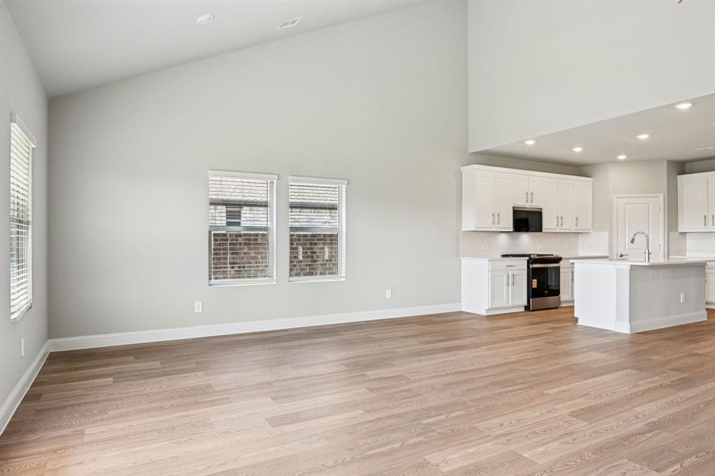 1305 Winters Way Property Photo 8