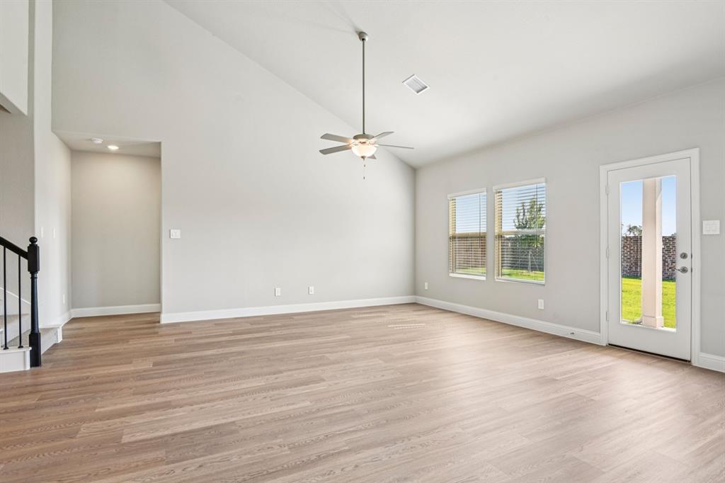 1305 Winters Way Property Photo 11