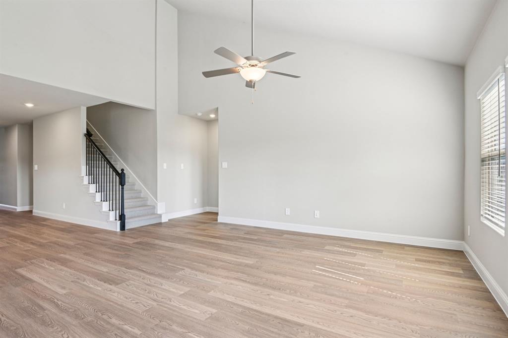 1305 Winters Way Property Photo 12