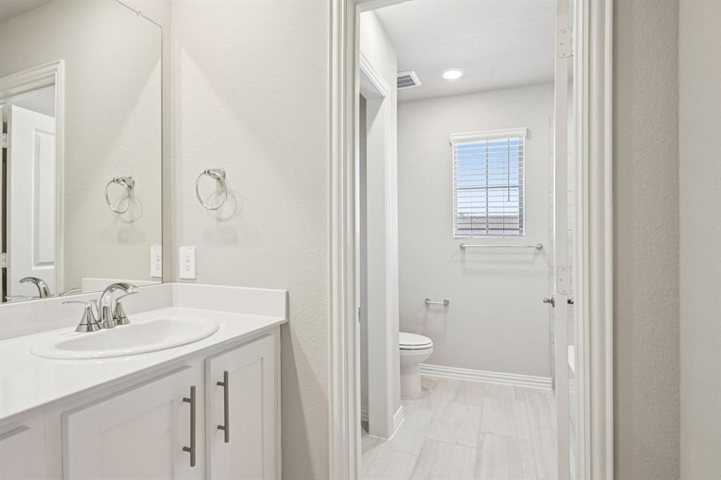 1305 Winters Way Property Photo 30