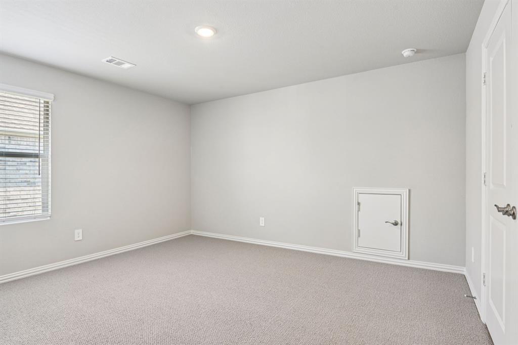 1305 Winters Way Property Photo 32