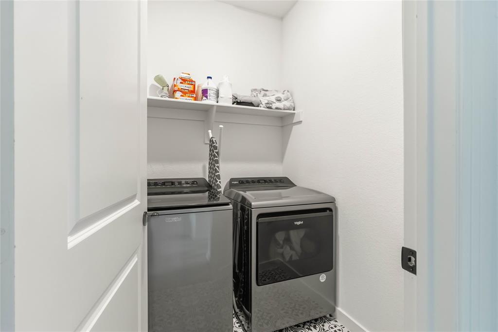 1128 Queensdown Way Property Photo 26
