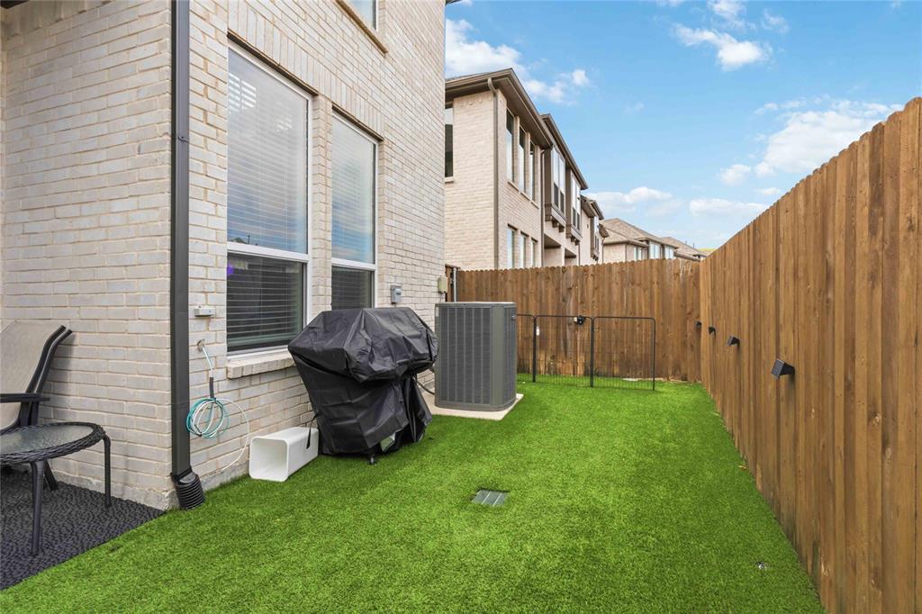 1128 Queensdown Way Property Photo 30