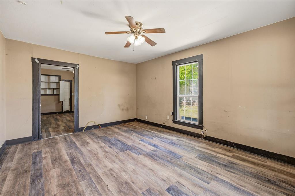 490 S First Avenue Property Photo 4
