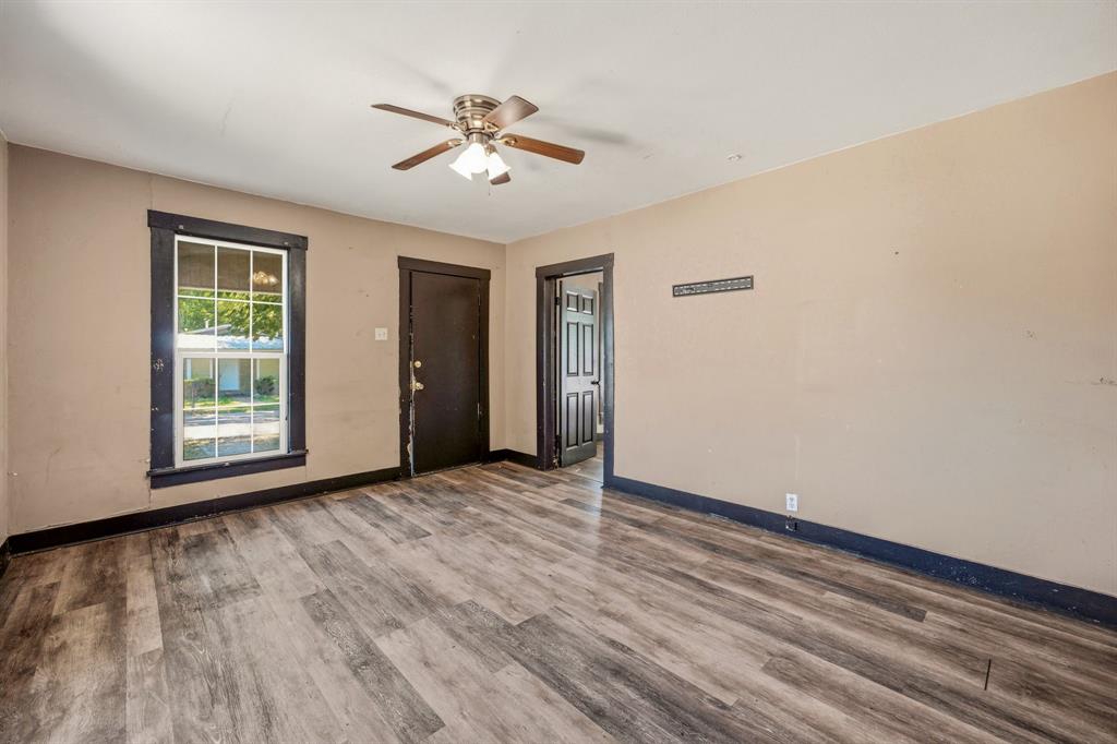 490 S First Avenue Property Photo 5