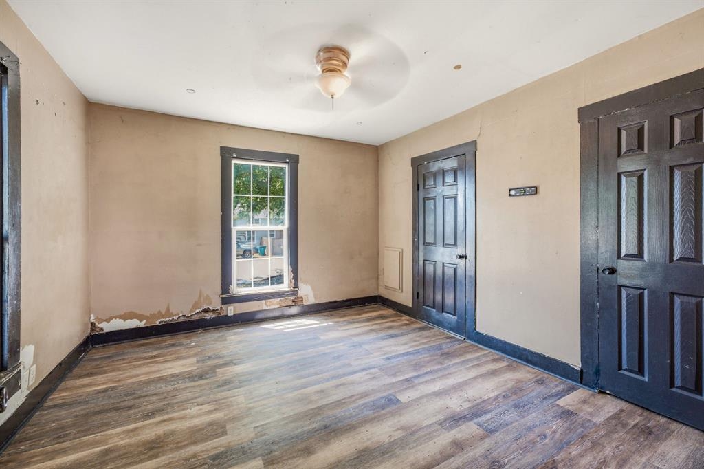 490 S First Avenue Property Photo 7