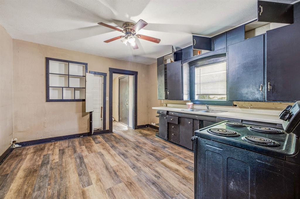 490 S First Avenue Property Photo 9