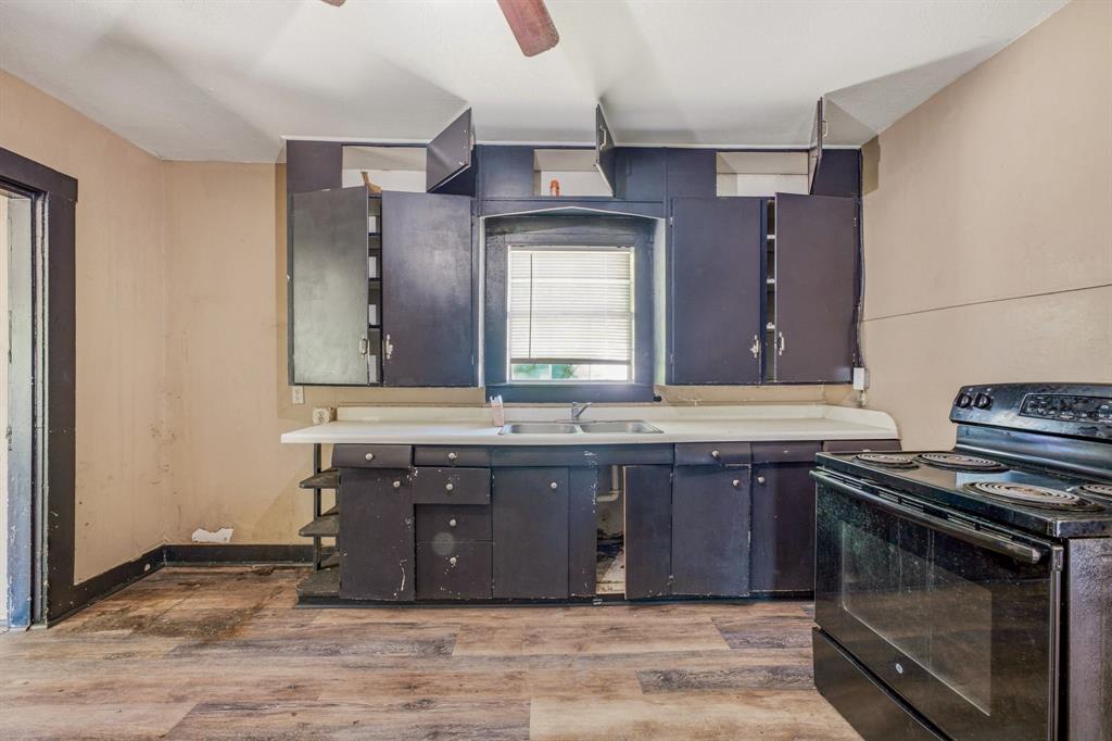 490 S First Avenue Property Photo 10