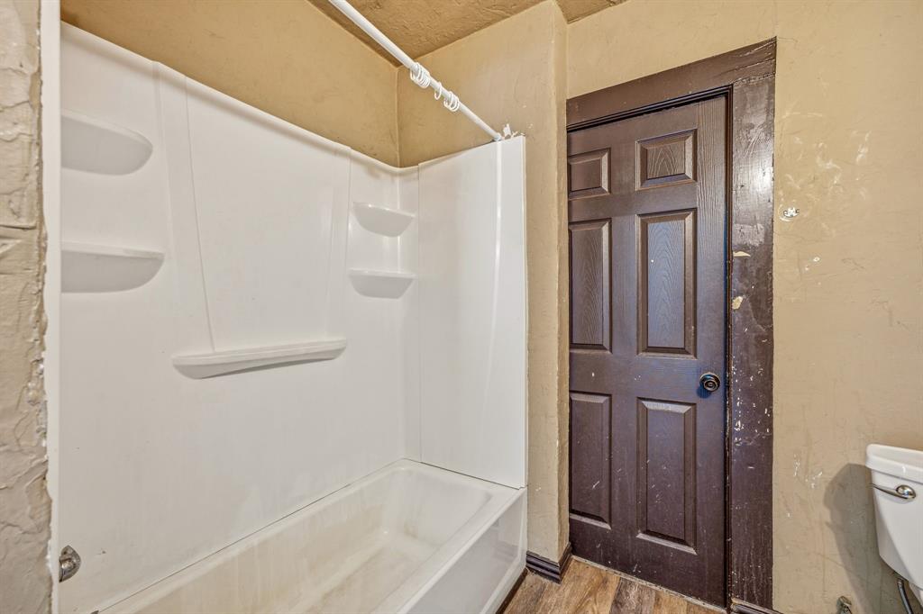 490 S First Avenue Property Photo 12