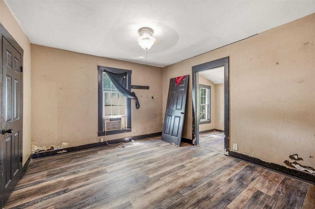 490 S First Avenue Property Photo 13