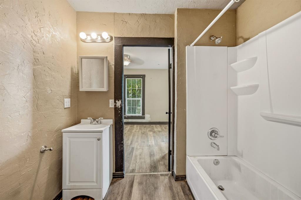 490 S First Avenue Property Photo 15