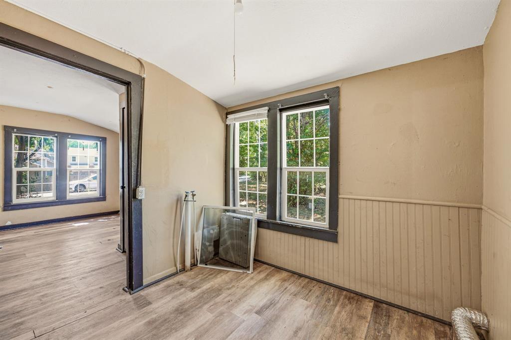 490 S First Avenue Property Photo 17