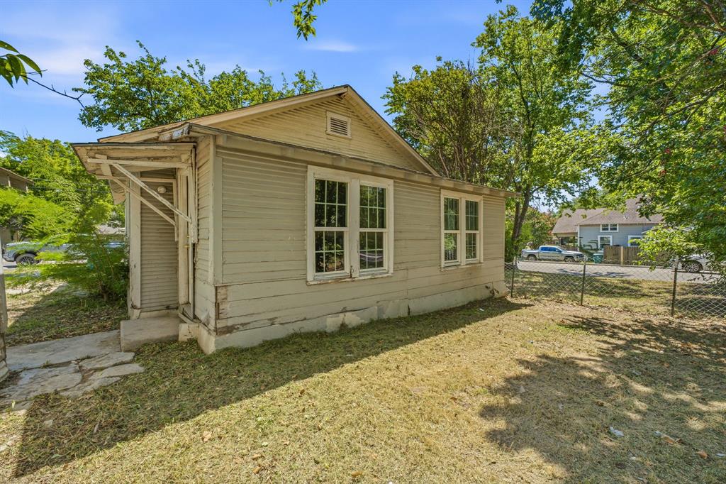 490 S First Avenue Property Photo 18