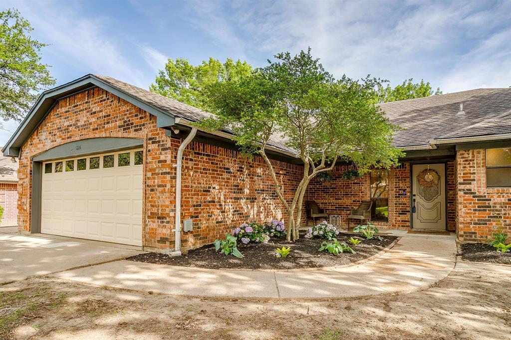 6824 Ridgewood Drive Property Photo 3