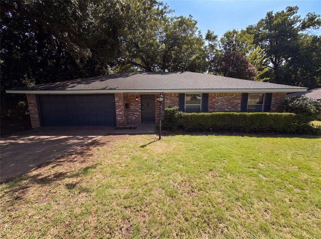 304 Brook Hollow Drive Property Photo 1