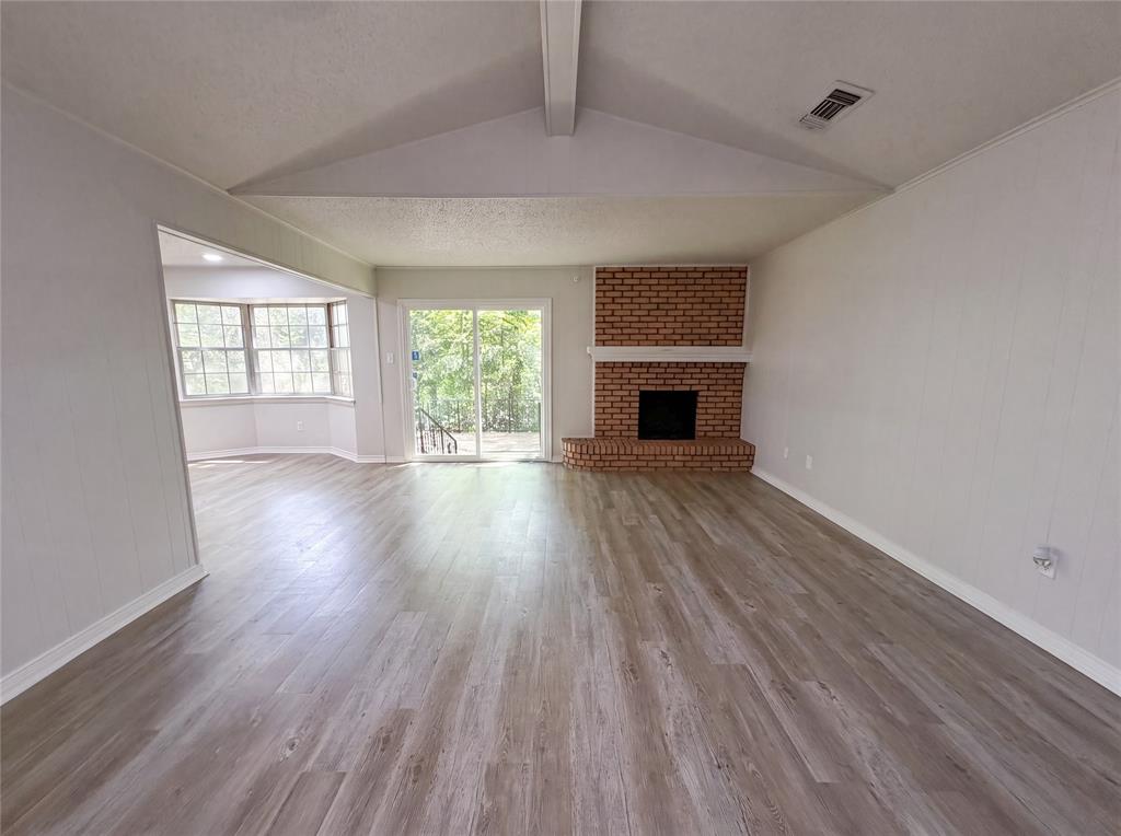 304 Brook Hollow Drive Property Photo 4