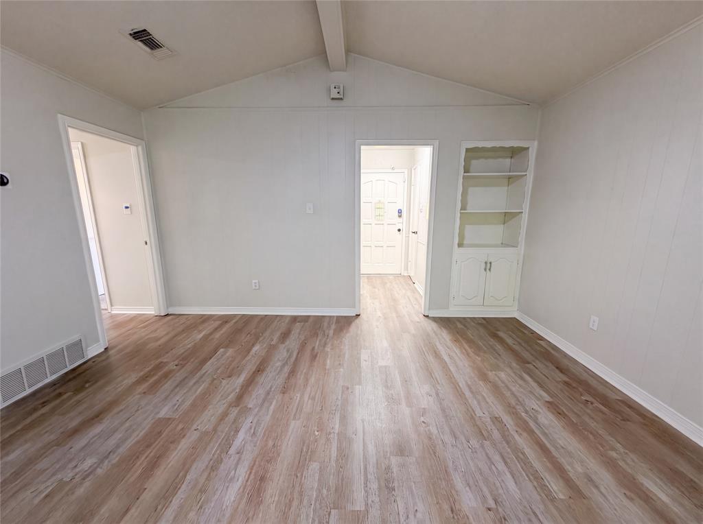 304 Brook Hollow Drive Property Photo 5