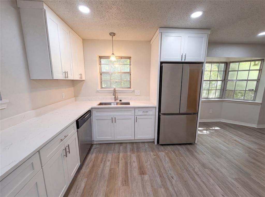 304 Brook Hollow Drive Property Photo 9