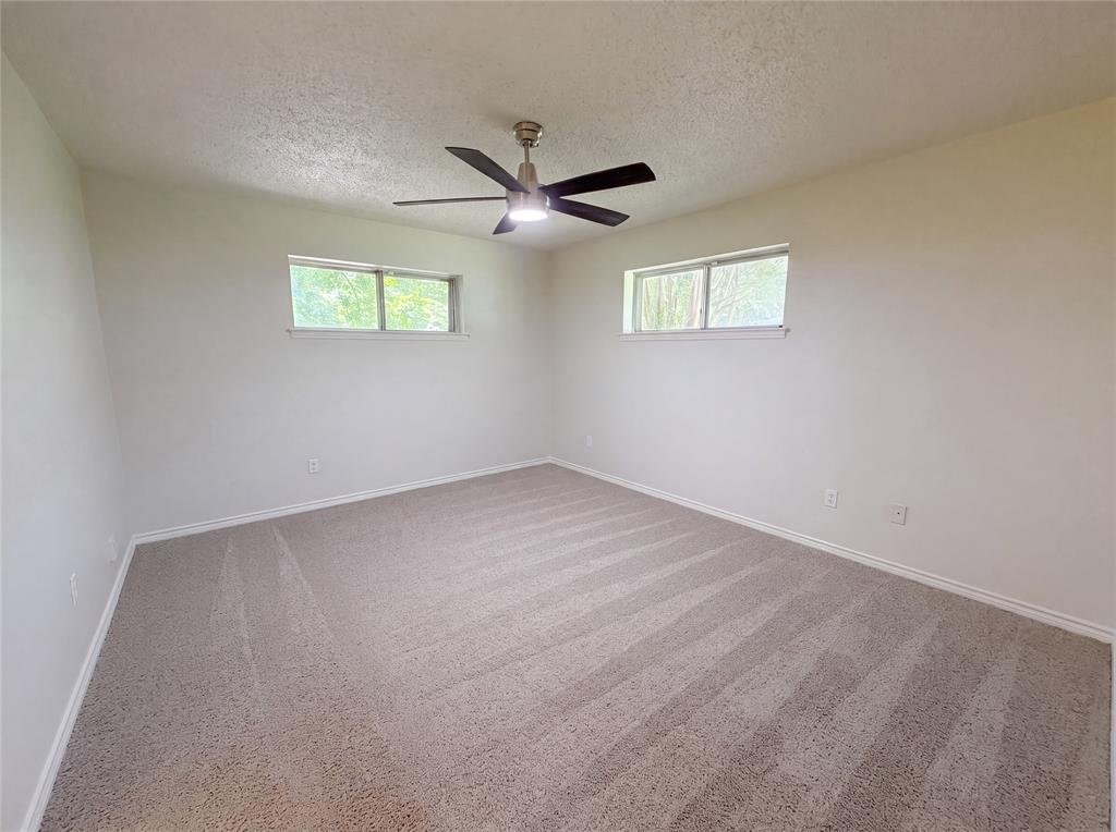 304 Brook Hollow Drive Property Photo 13