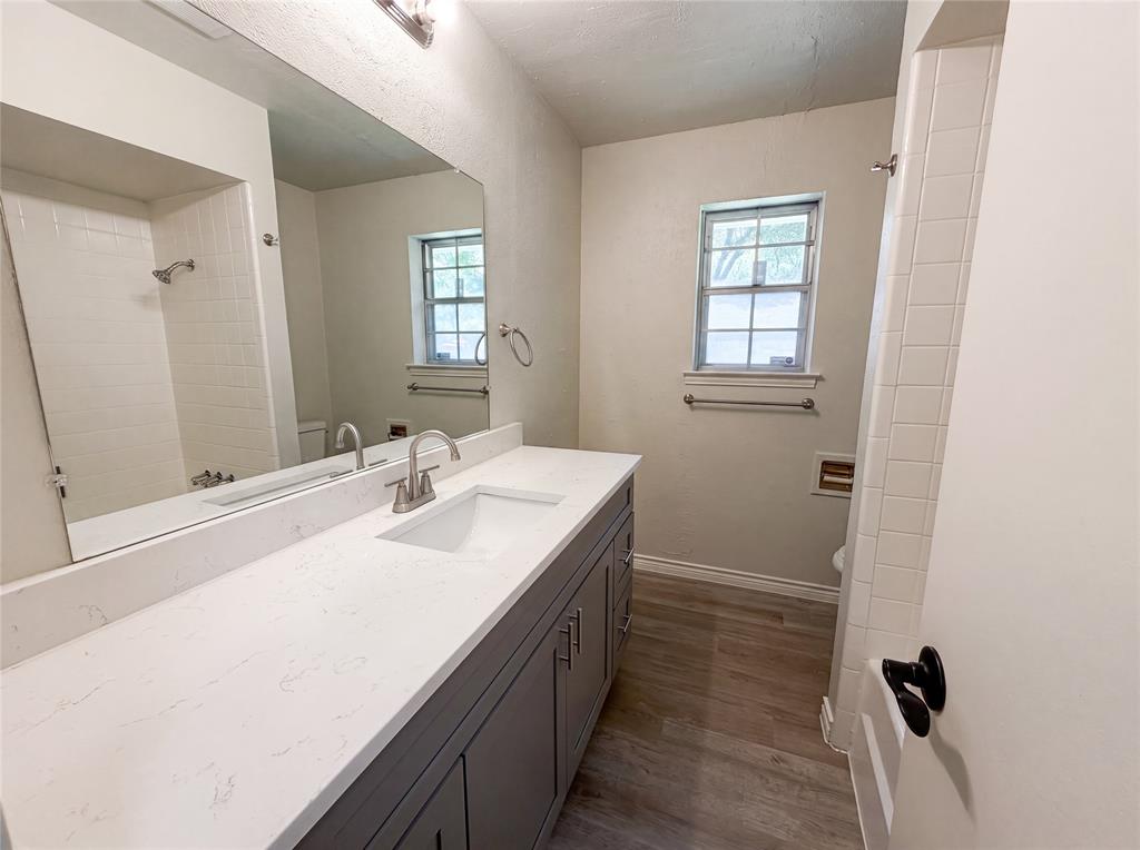 304 Brook Hollow Drive Property Photo 17