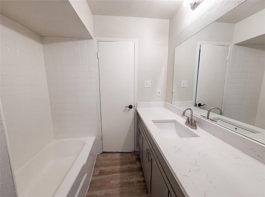 304 Brook Hollow Drive Property Photo 18