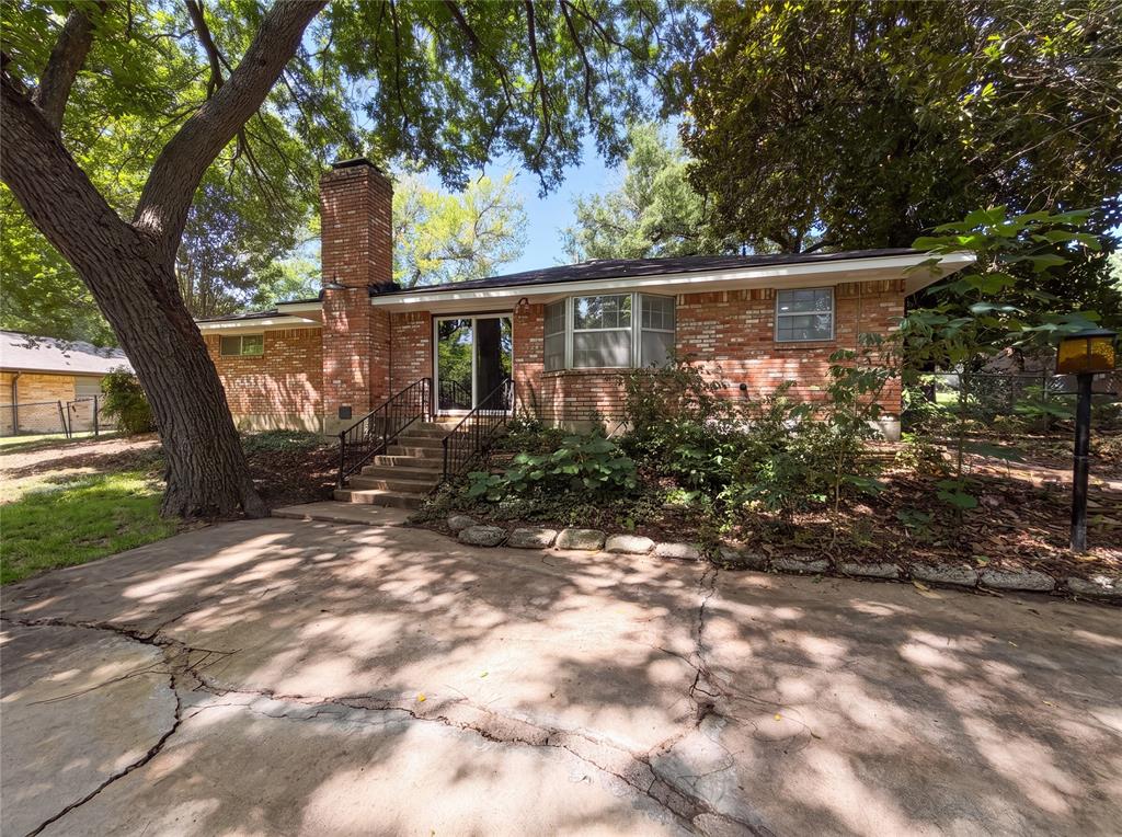 304 Brook Hollow Drive Property Photo 21
