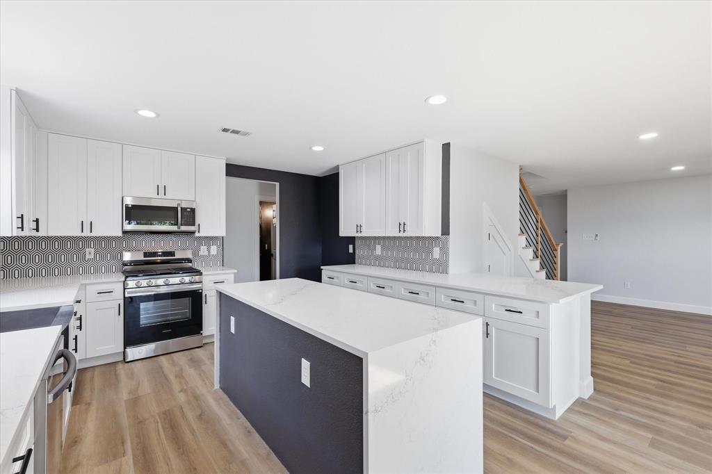 5644 Meadows Way Property Photo 1